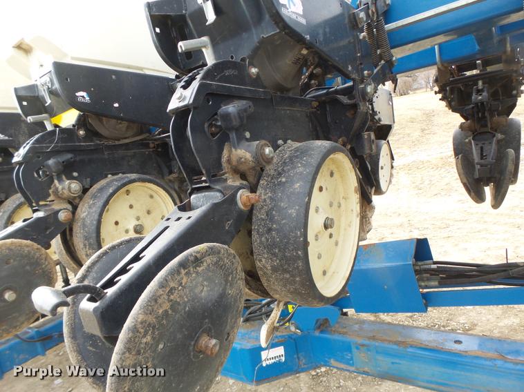 image for item DB1279 Kinze 3600 split row planter