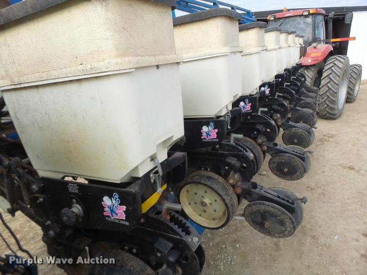 image for item DB1279 Kinze 3600 split row planter