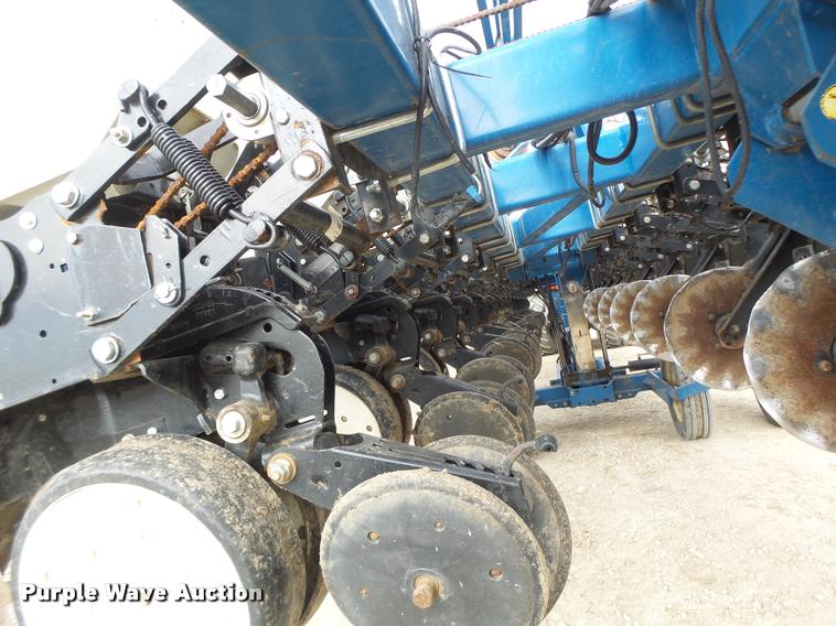 image for item DB1279 Kinze 3600 split row planter