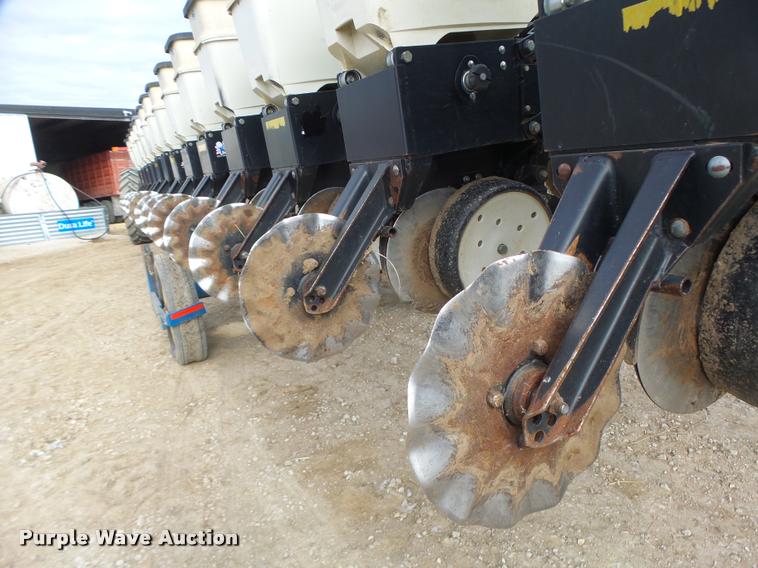 image for item DB1279 Kinze 3600 split row planter