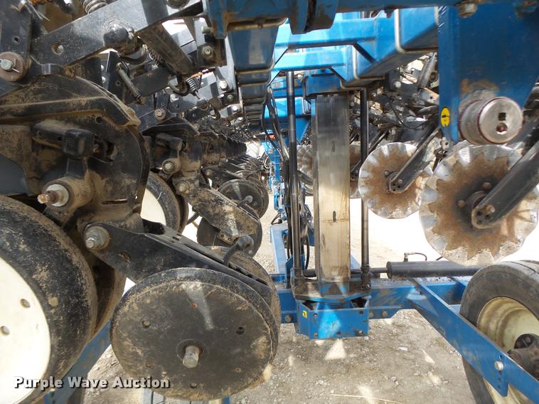 image for item DB1279 Kinze 3600 split row planter