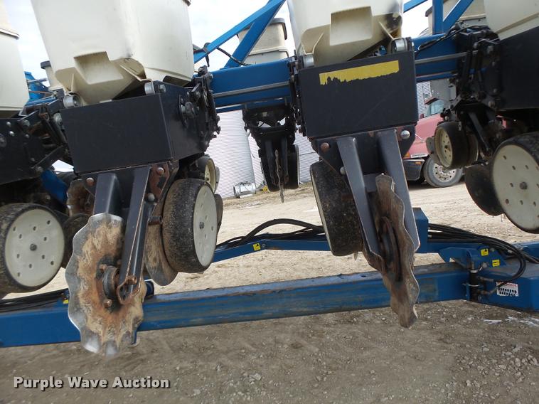 image for item DB1279 Kinze 3600 split row planter
