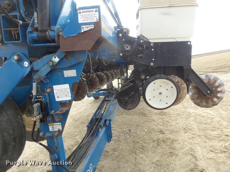 image for item DB1279 Kinze 3600 split row planter