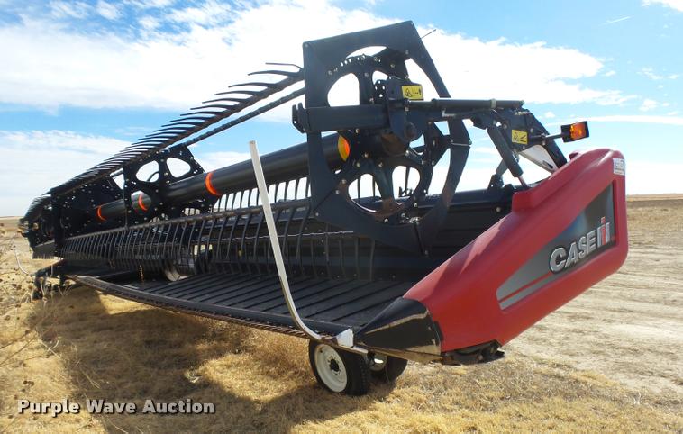image for item DB1881 2012 Case IH 2152 draper head