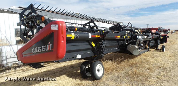 image for item DB1881 2012 Case IH 2152 draper head