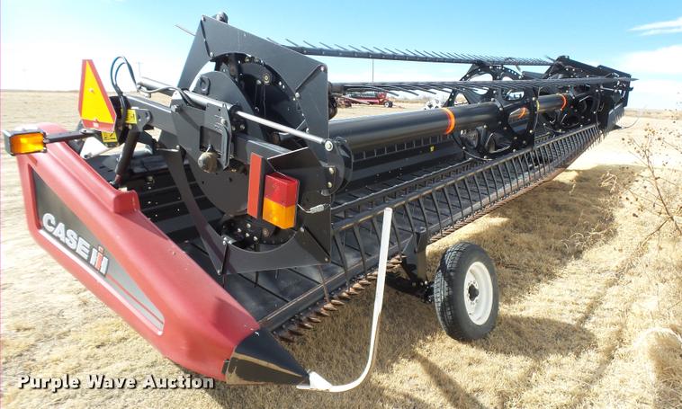 image for item DB1881 2012 Case IH 2152 draper head