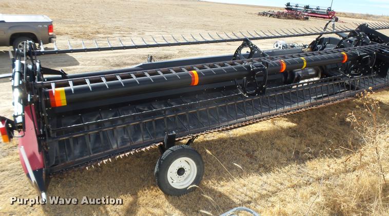 image for item DB1881 2012 Case IH 2152 draper head