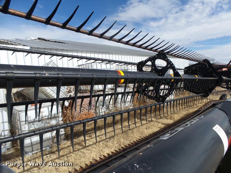 image for item DB1881 2012 Case IH 2152 draper head