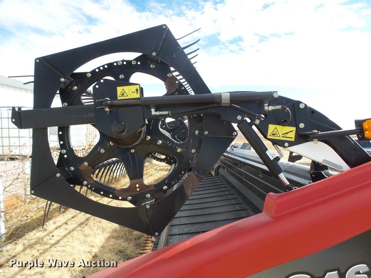 image for item DB1881 2012 Case IH 2152 draper head