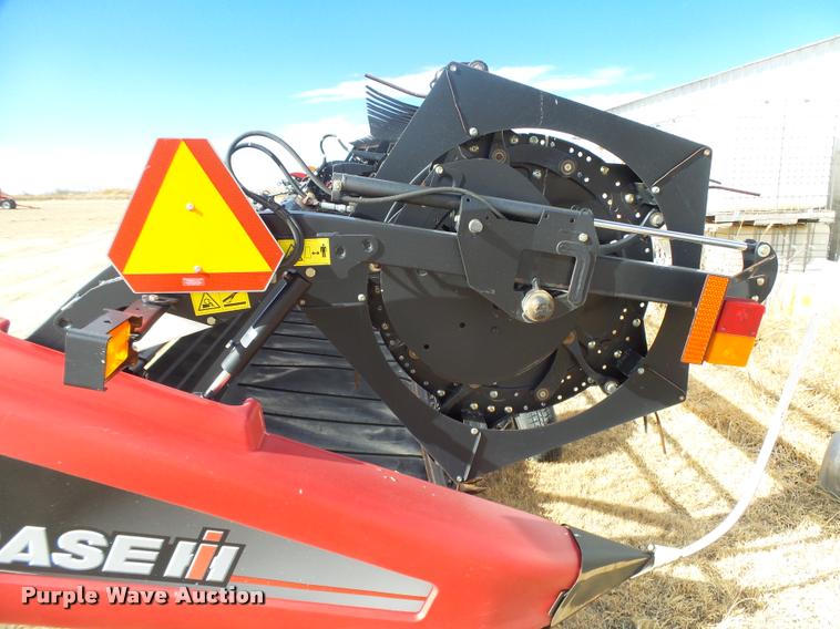 image for item DB1881 2012 Case IH 2152 draper head