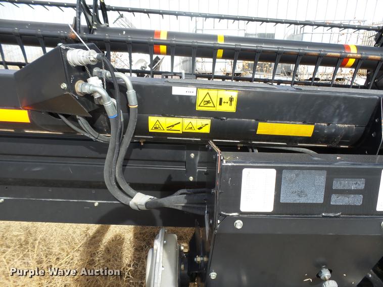 image for item DB1881 2012 Case IH 2152 draper head