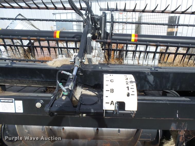 image for item DB1881 2012 Case IH 2152 draper head