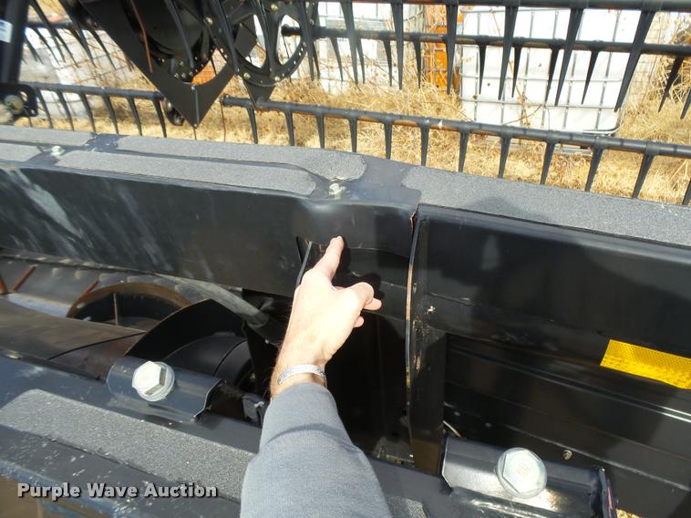 image for item DB1881 2012 Case IH 2152 draper head