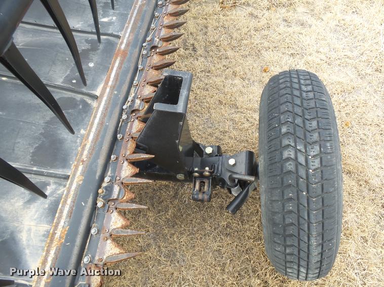 image for item DB1881 2012 Case IH 2152 draper head