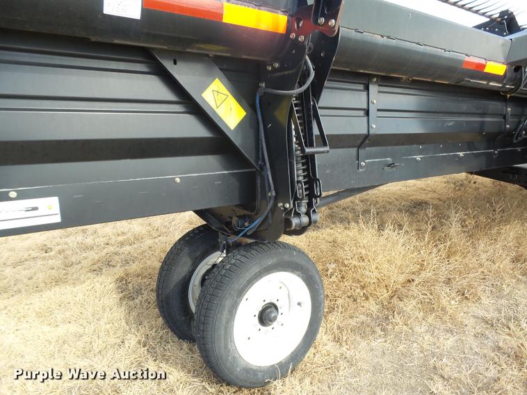 image for item DB1881 2012 Case IH 2152 draper head