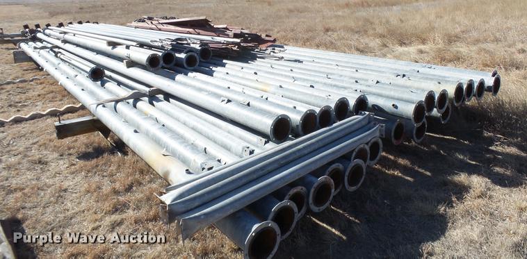 image for item DB1886 2000 Reinke 65LEPA center pivot system