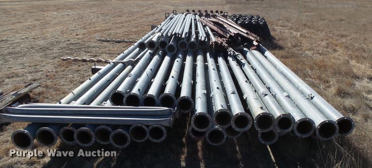 image for item DB1886 2000 Reinke 65LEPA center pivot system