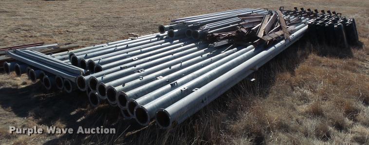 image for item DB1886 2000 Reinke 65LEPA center pivot system