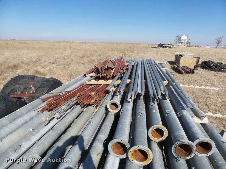 image for item DB1886 2000 Reinke 65LEPA center pivot system