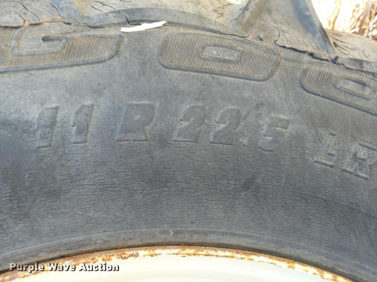 image for item DB1886 2000 Reinke 65LEPA center pivot system