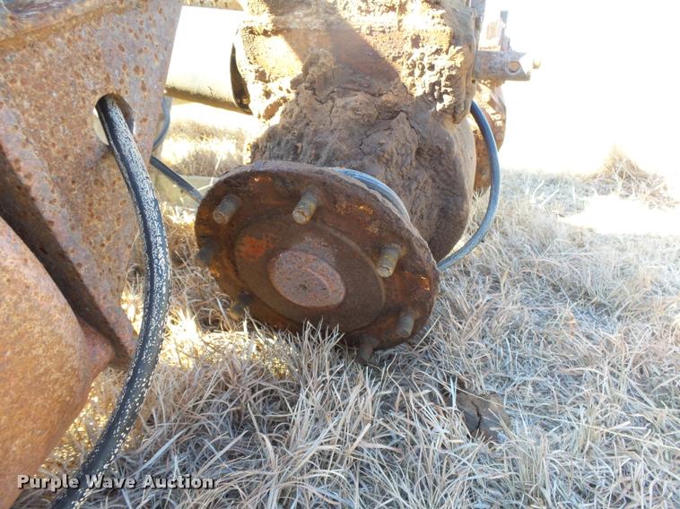 image for item DB1886 2000 Reinke 65LEPA center pivot system