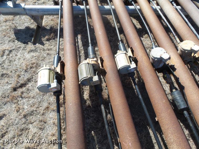 image for item DB1886 2000 Reinke 65LEPA center pivot system