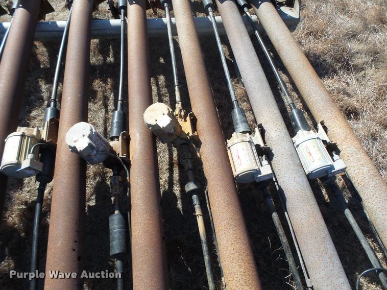 image for item DB1886 2000 Reinke 65LEPA center pivot system