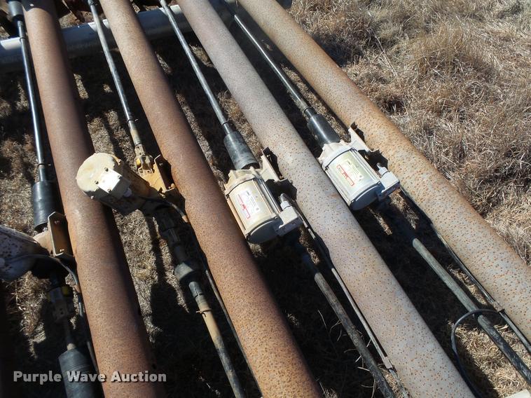 image for item DB1886 2000 Reinke 65LEPA center pivot system