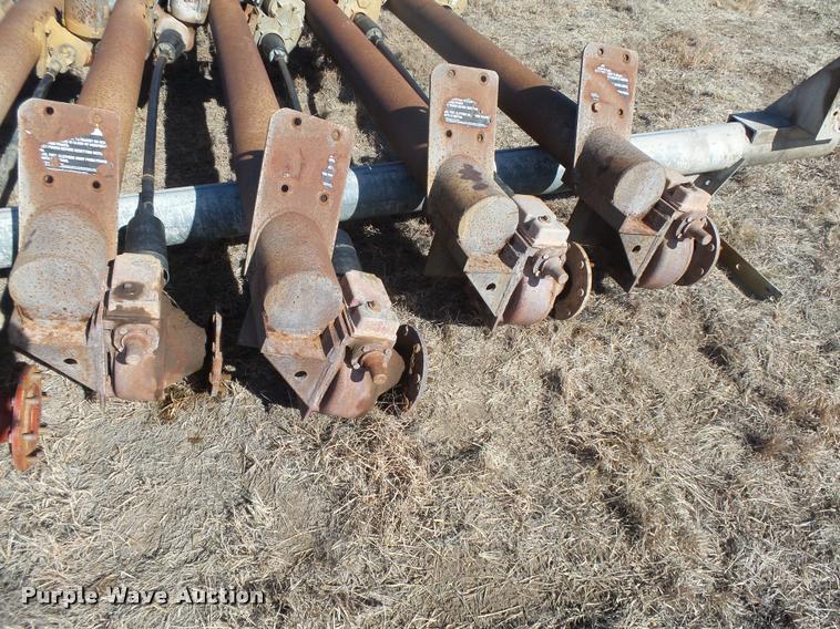 image for item DB1886 2000 Reinke 65LEPA center pivot system