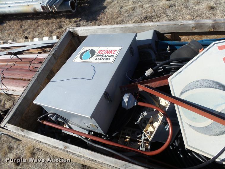 image for item DB1886 2000 Reinke 65LEPA center pivot system