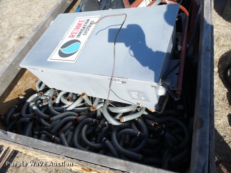 image for item DB1886 2000 Reinke 65LEPA center pivot system