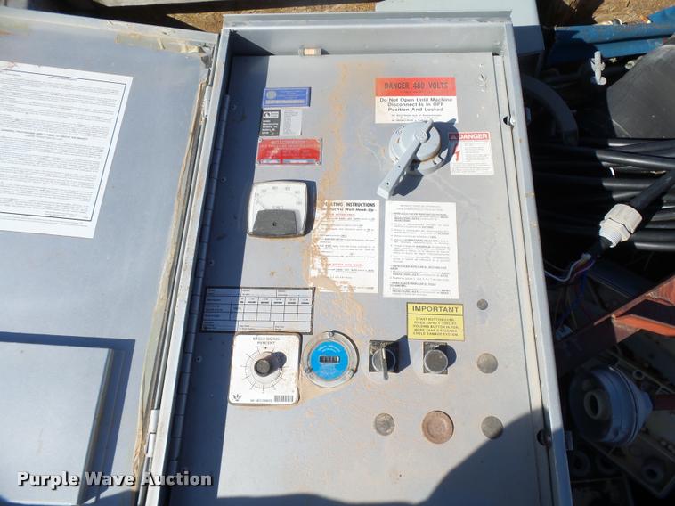 image for item DB1886 2000 Reinke 65LEPA center pivot system