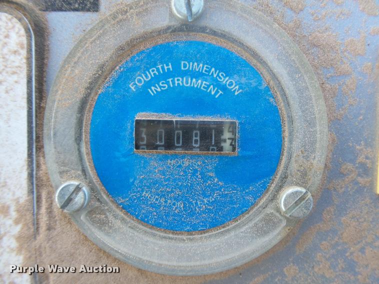 image for item DB1886 2000 Reinke 65LEPA center pivot system