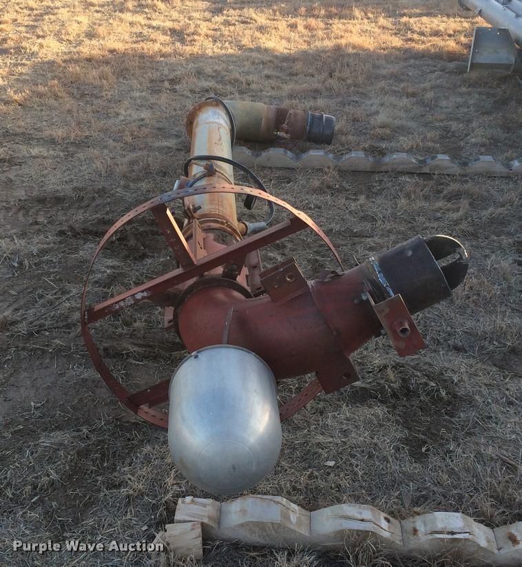 image for item DB1886 2000 Reinke 65LEPA center pivot system