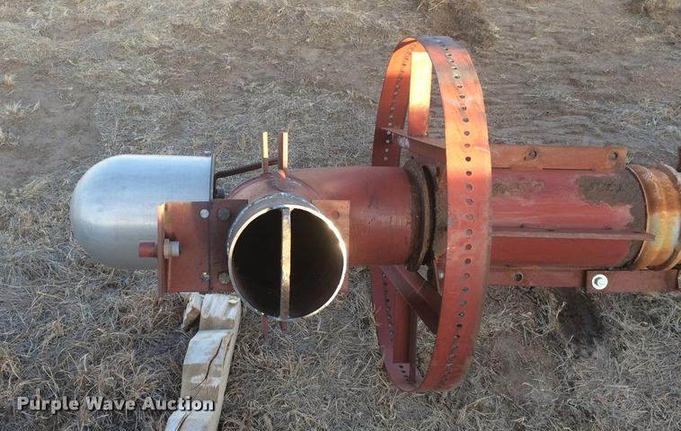 image for item DB1886 2000 Reinke 65LEPA center pivot system