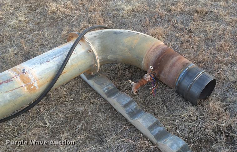 image for item DB1886 2000 Reinke 65LEPA center pivot system