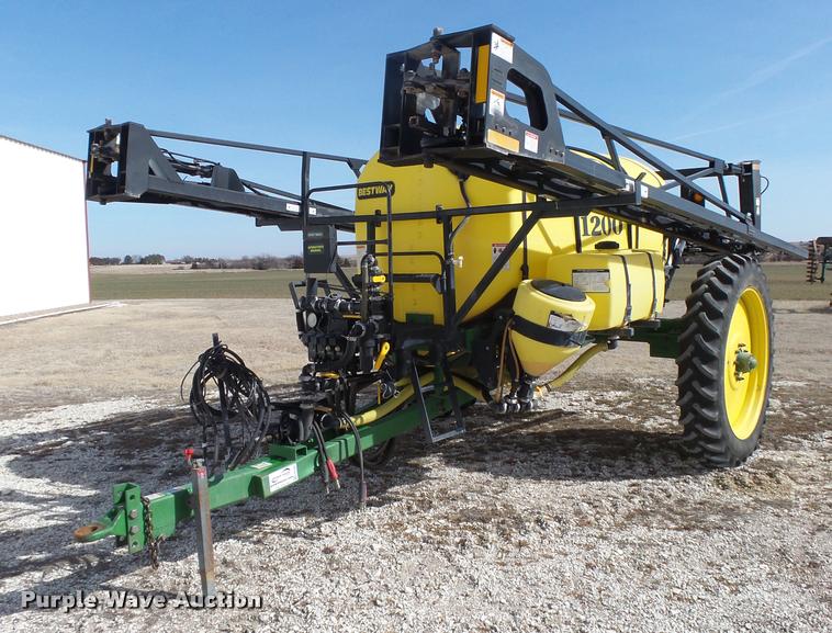 image for item DB1892 2006 Bestway Field Pro III sprayer