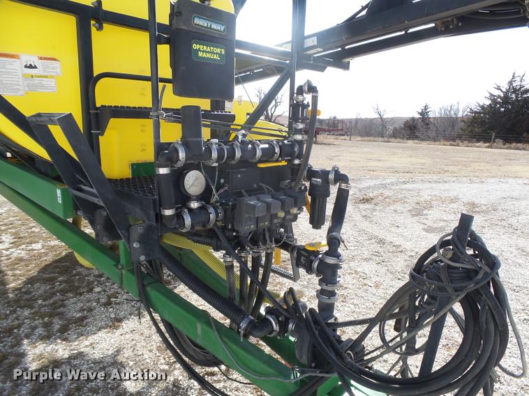image for item DB1892 2006 Bestway Field Pro III sprayer