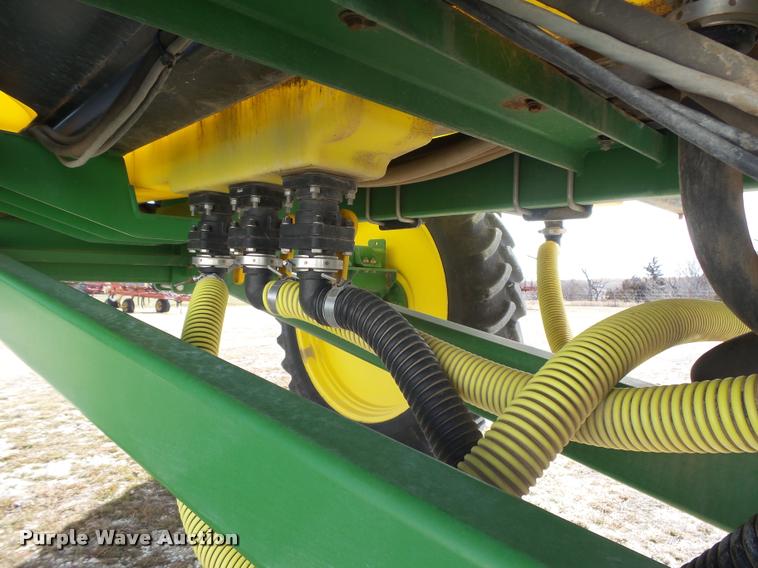 image for item DB1892 2006 Bestway Field Pro III sprayer