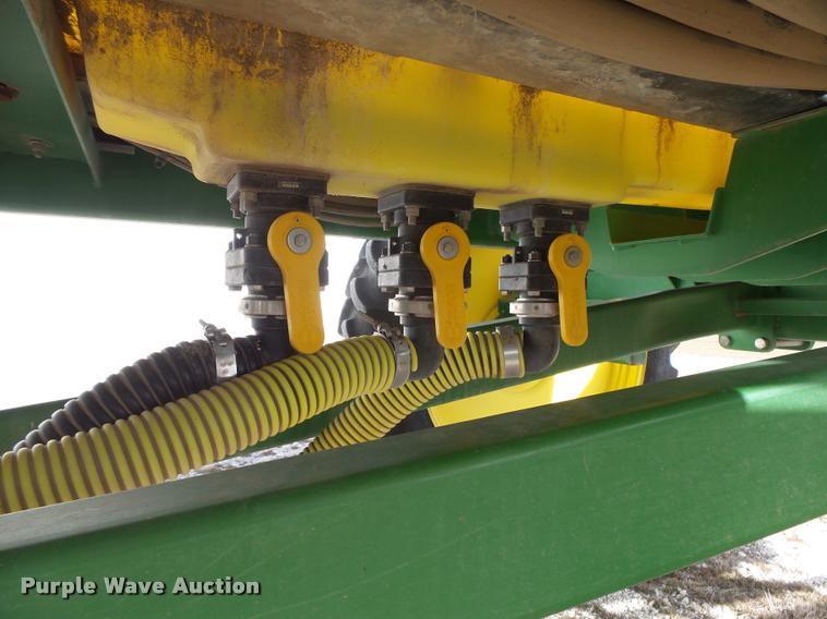 image for item DB1892 2006 Bestway Field Pro III sprayer