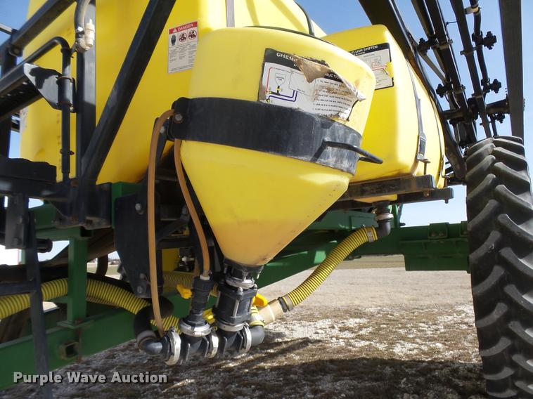 image for item DB1892 2006 Bestway Field Pro III sprayer