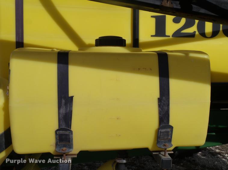 image for item DB1892 2006 Bestway Field Pro III sprayer