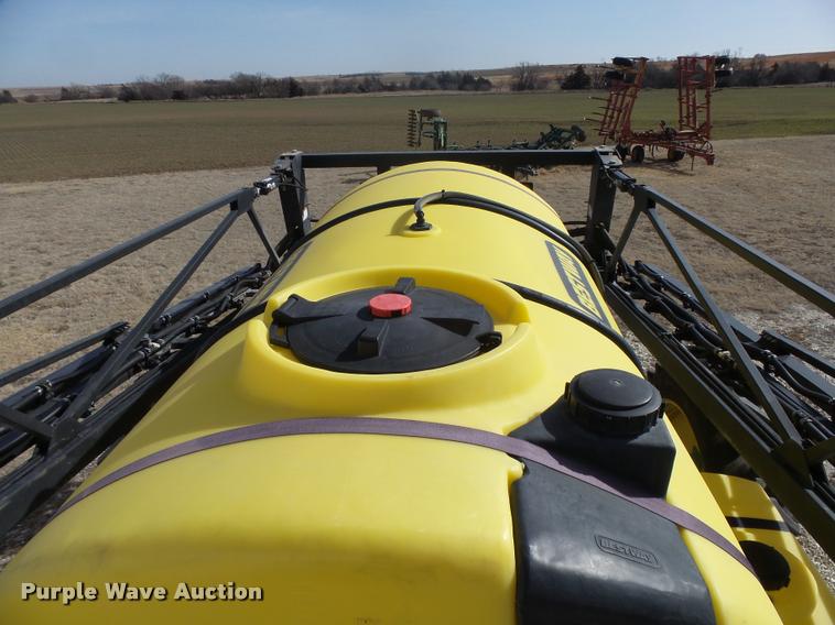 image for item DB1892 2006 Bestway Field Pro III sprayer