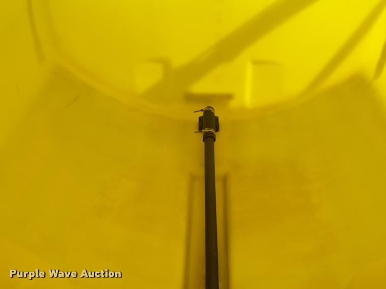 image for item DB1892 2006 Bestway Field Pro III sprayer