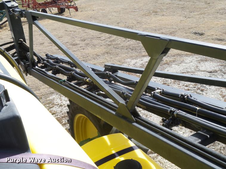 image for item DB1892 2006 Bestway Field Pro III sprayer