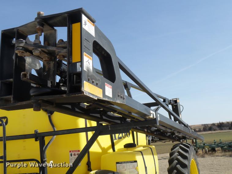 image for item DB1892 2006 Bestway Field Pro III sprayer
