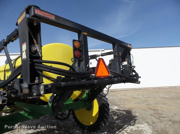 image for item DB1892 2006 Bestway Field Pro III sprayer