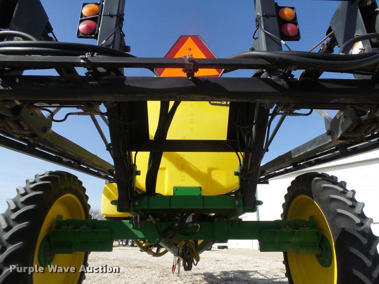 image for item DB1892 2006 Bestway Field Pro III sprayer