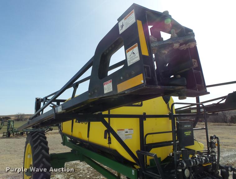 image for item DB1892 2006 Bestway Field Pro III sprayer