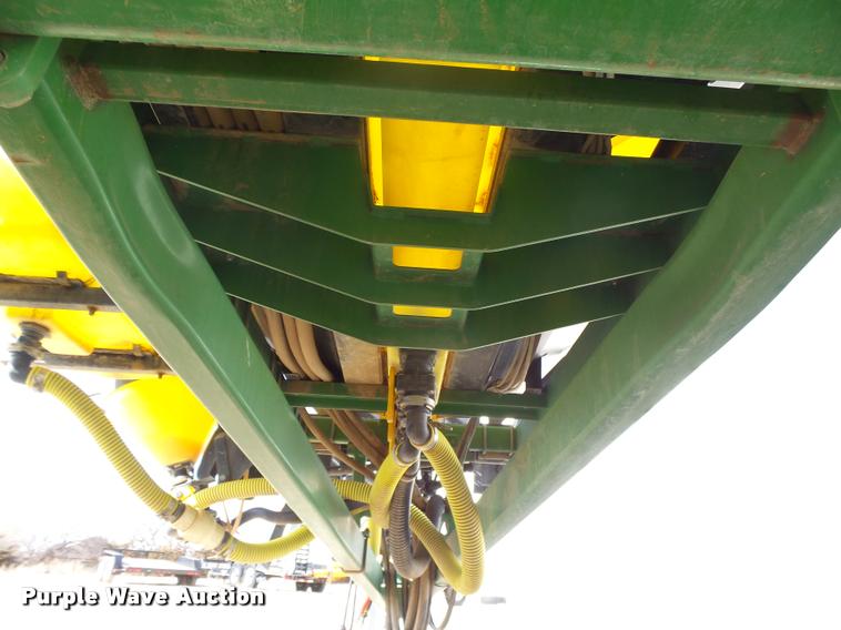 image for item DB1892 2006 Bestway Field Pro III sprayer